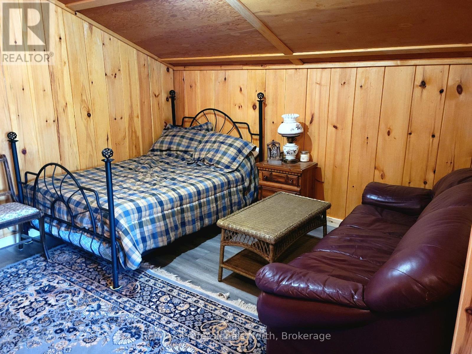3944 CHETWYND ROAD - 27
