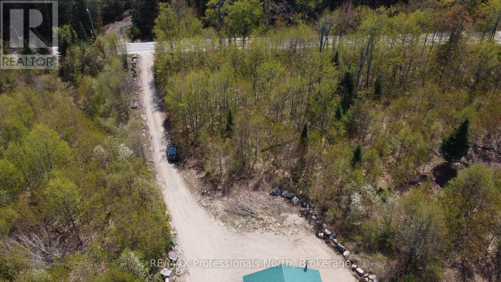 3944 CHETWYND ROAD - 31