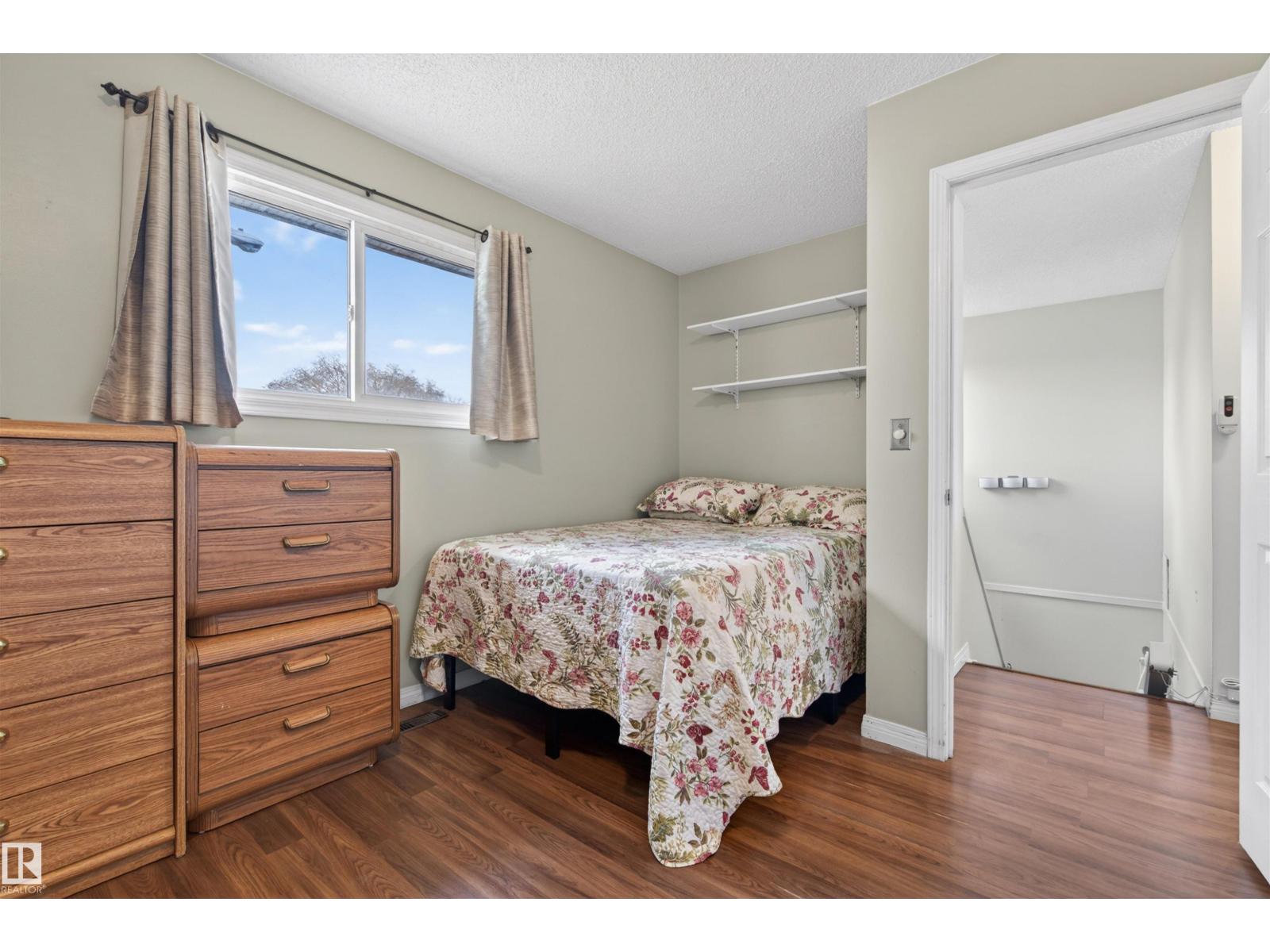 13831 24 ST NW NW, Edmonton