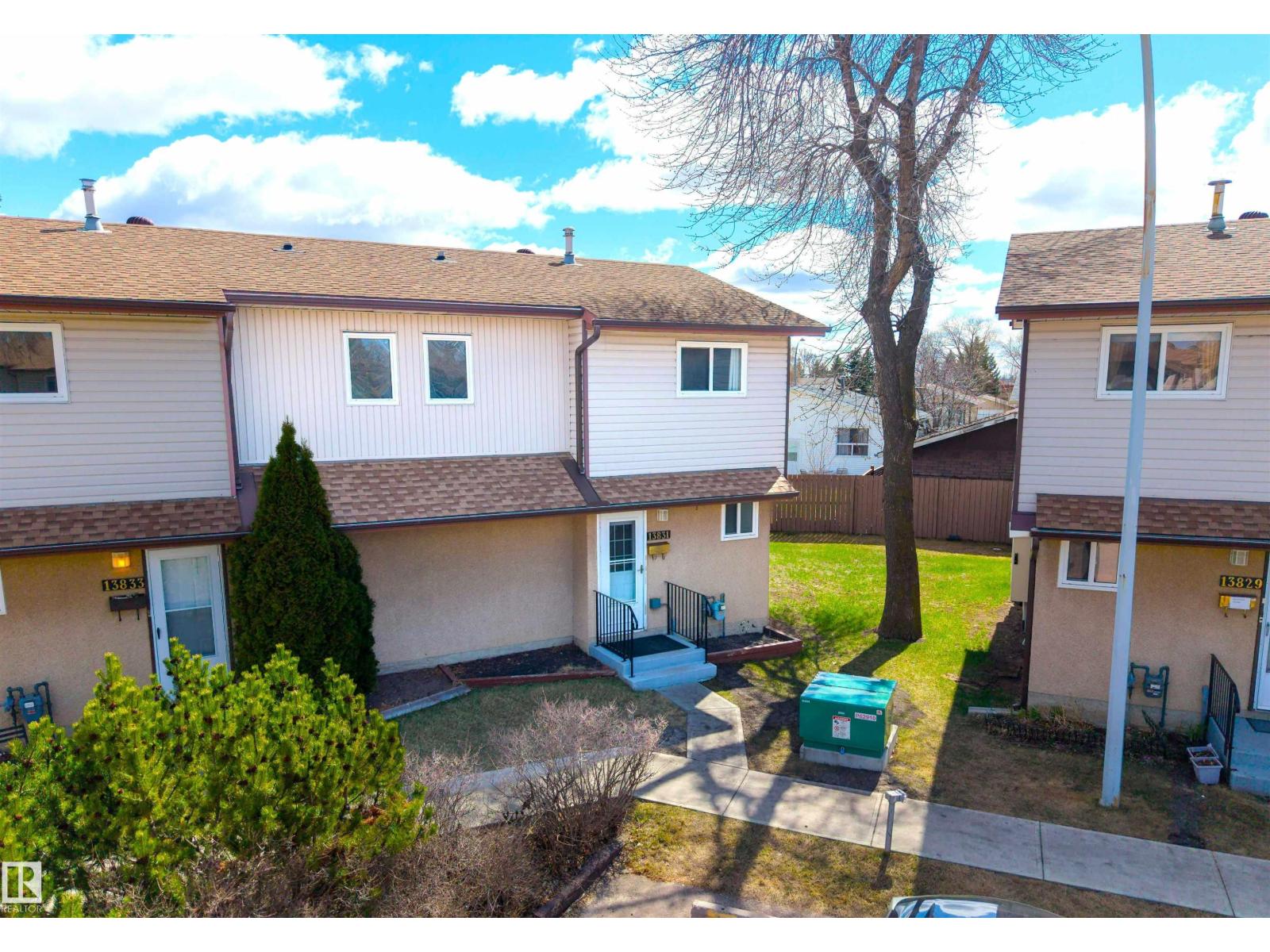 13831 24 ST NW NW, Edmonton