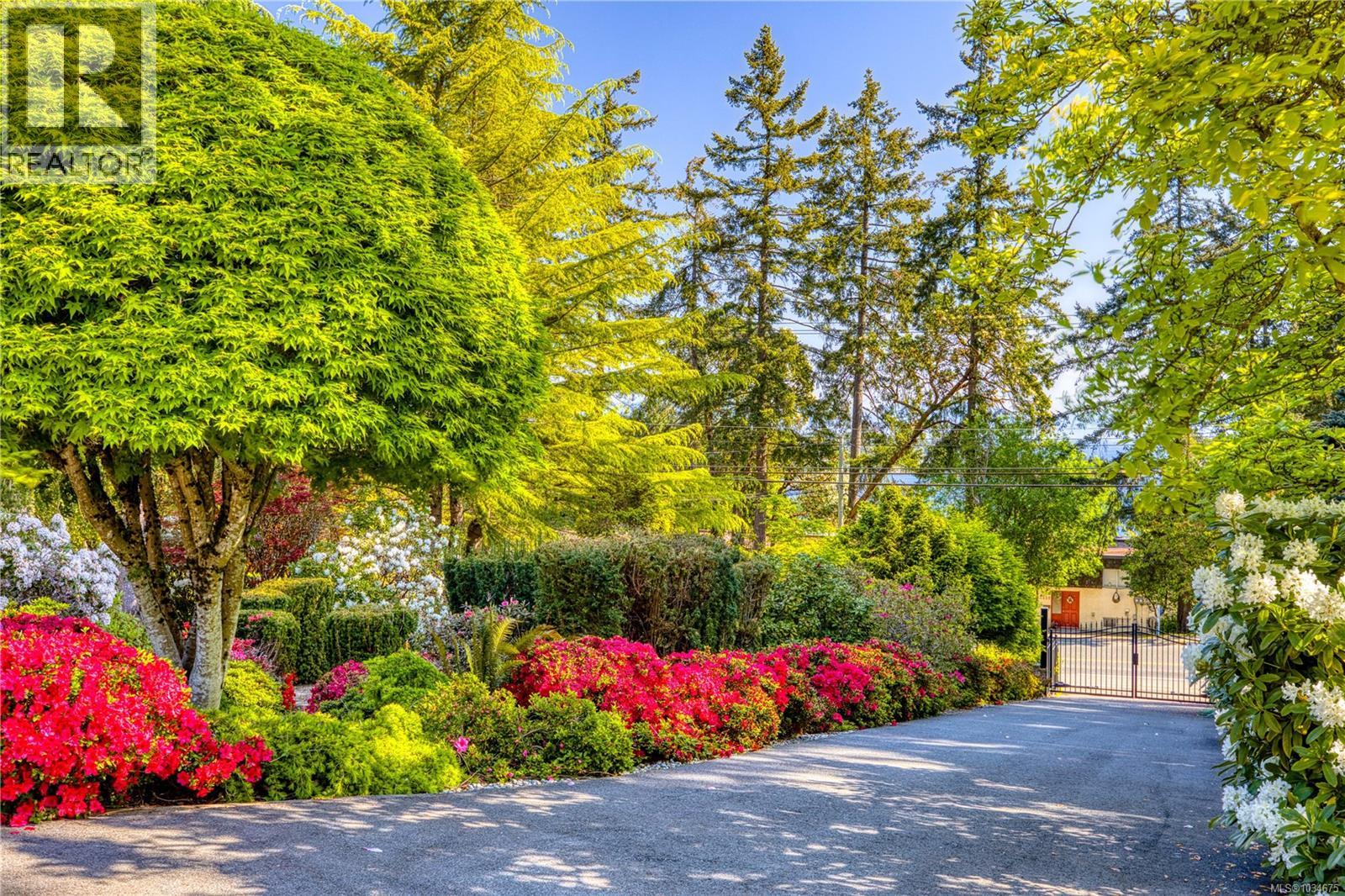 2315 Departure Bay Rd - 15