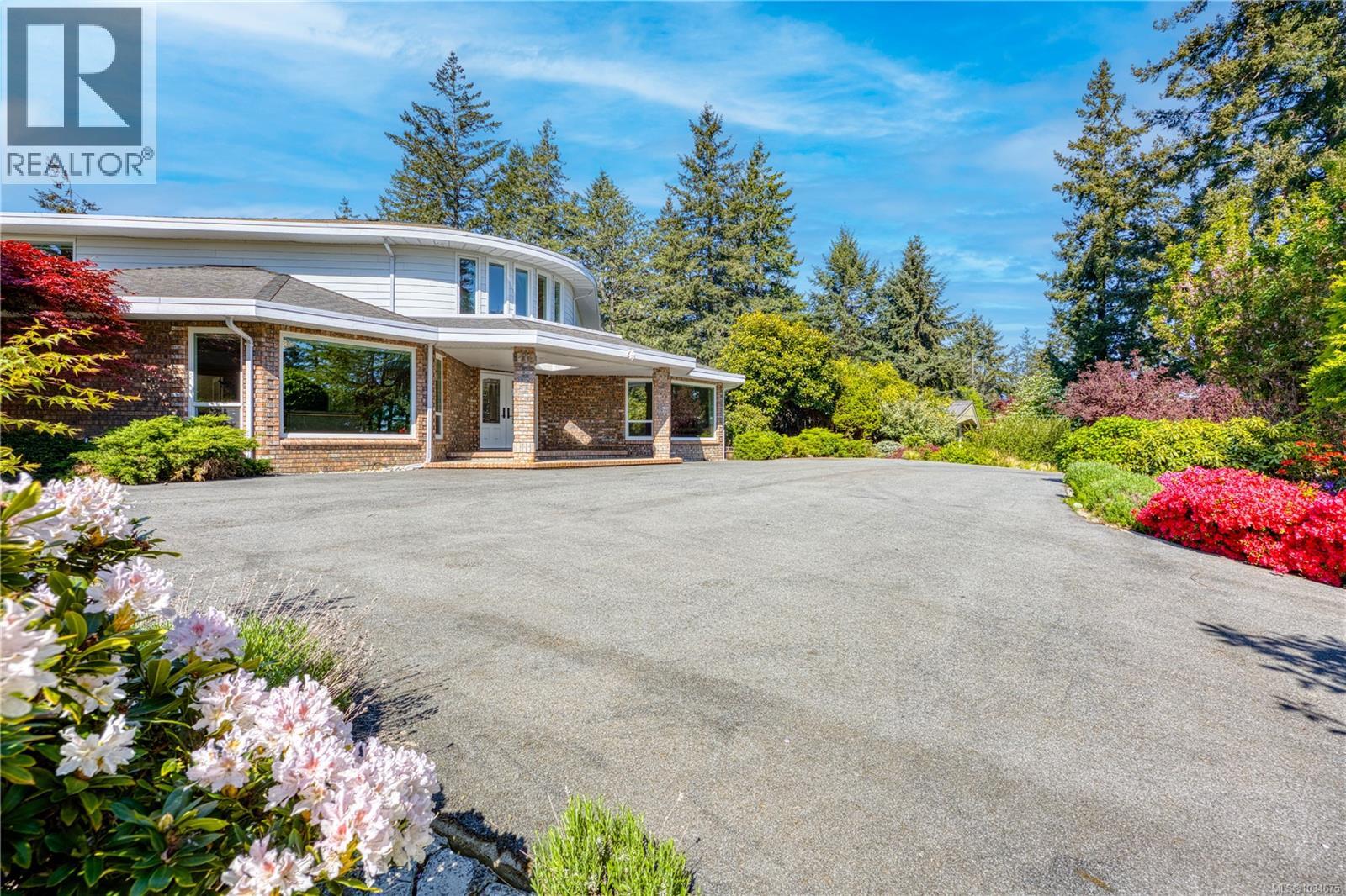 2315 Departure Bay Rd - 23