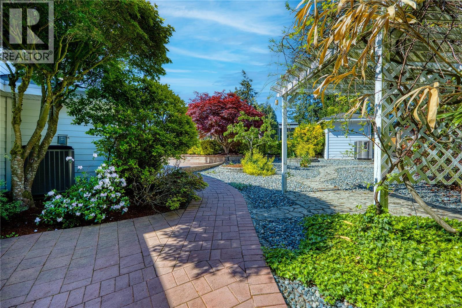 2315 Departure Bay Rd - 24