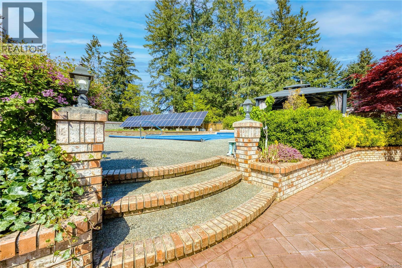 2315 Departure Bay Rd - 26