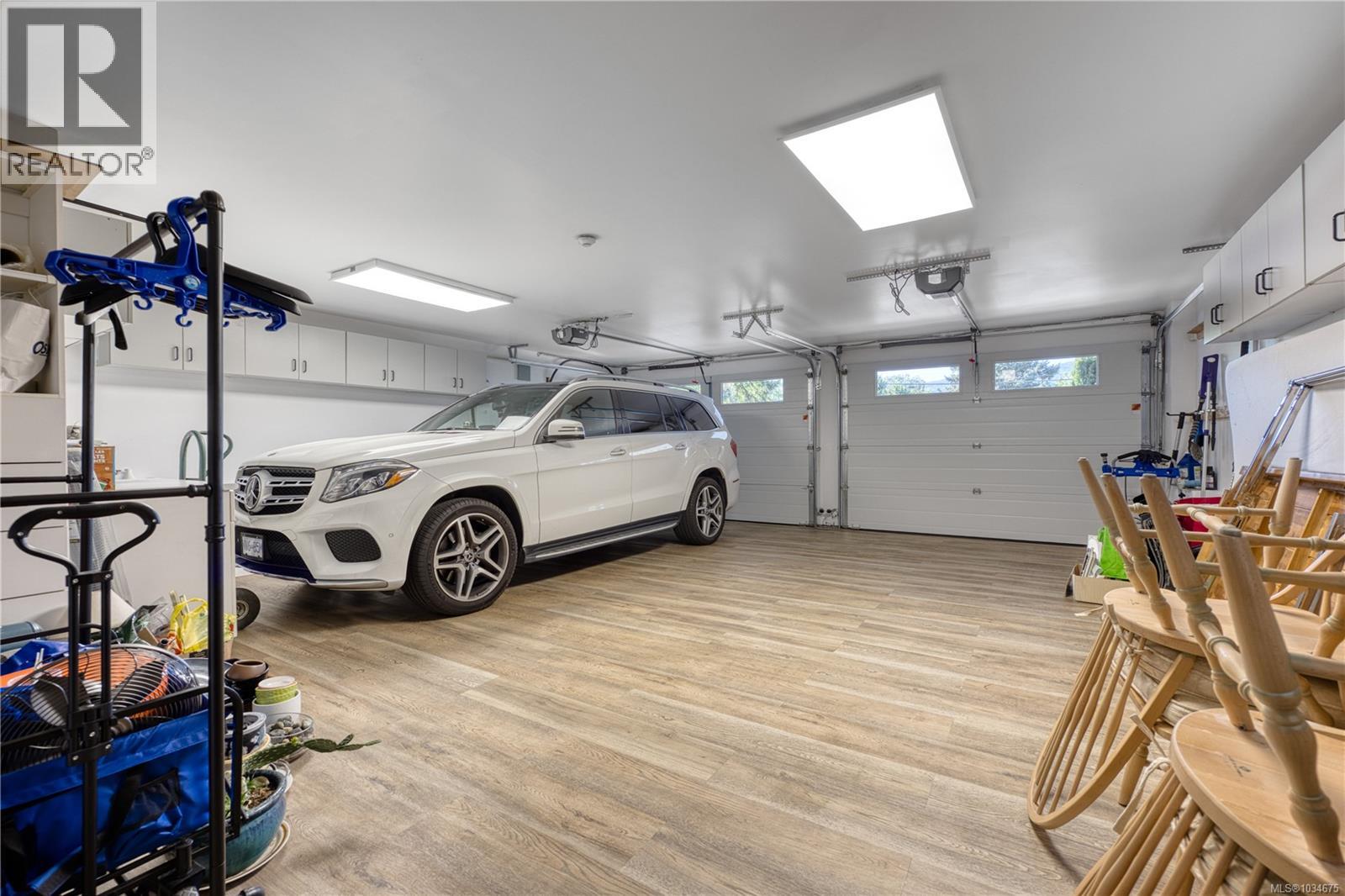 2315 Departure Bay Rd - 69