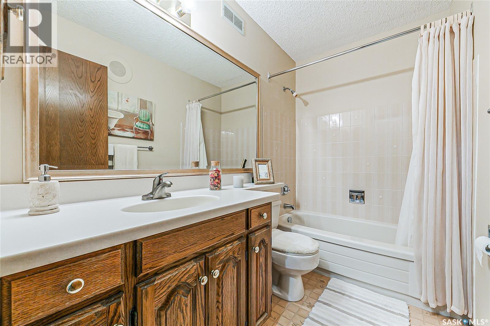 3311 Robinson STREET - 20