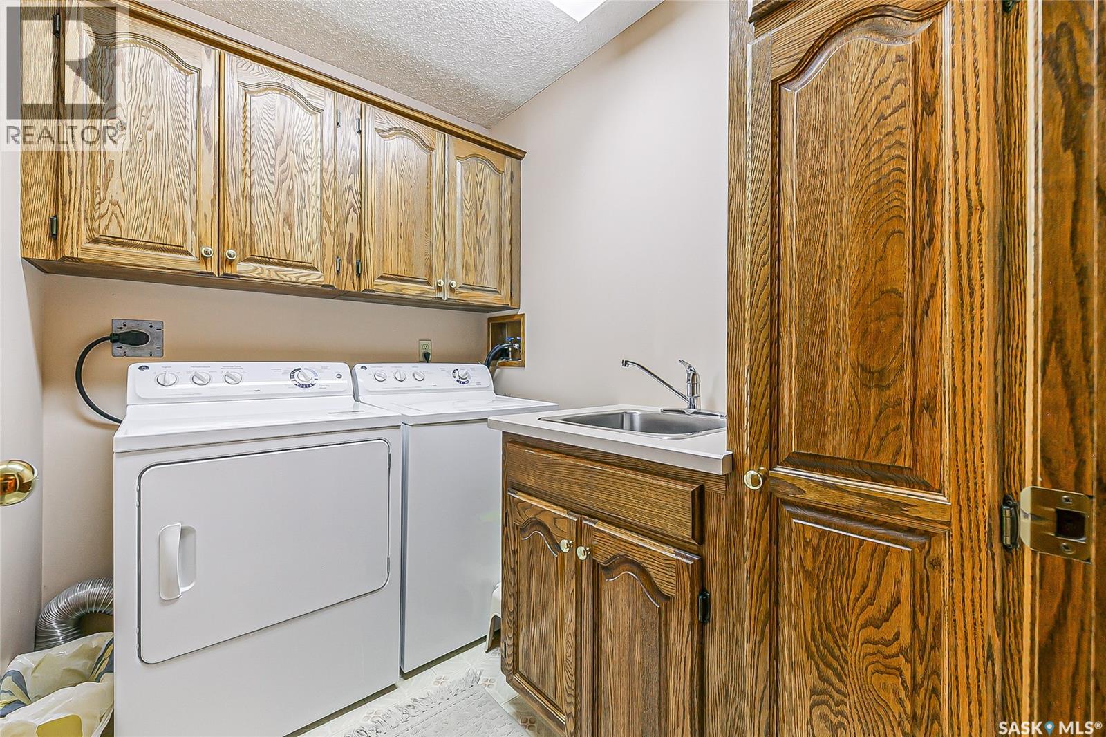 3311 Robinson STREET - 23