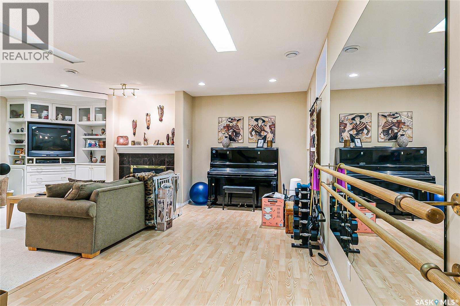 3311 Robinson STREET - 30
