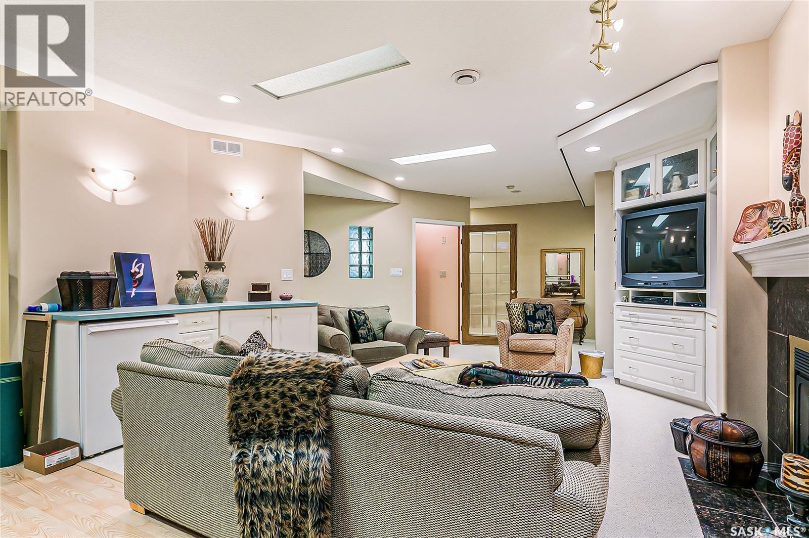 3311 Robinson STREET - 31