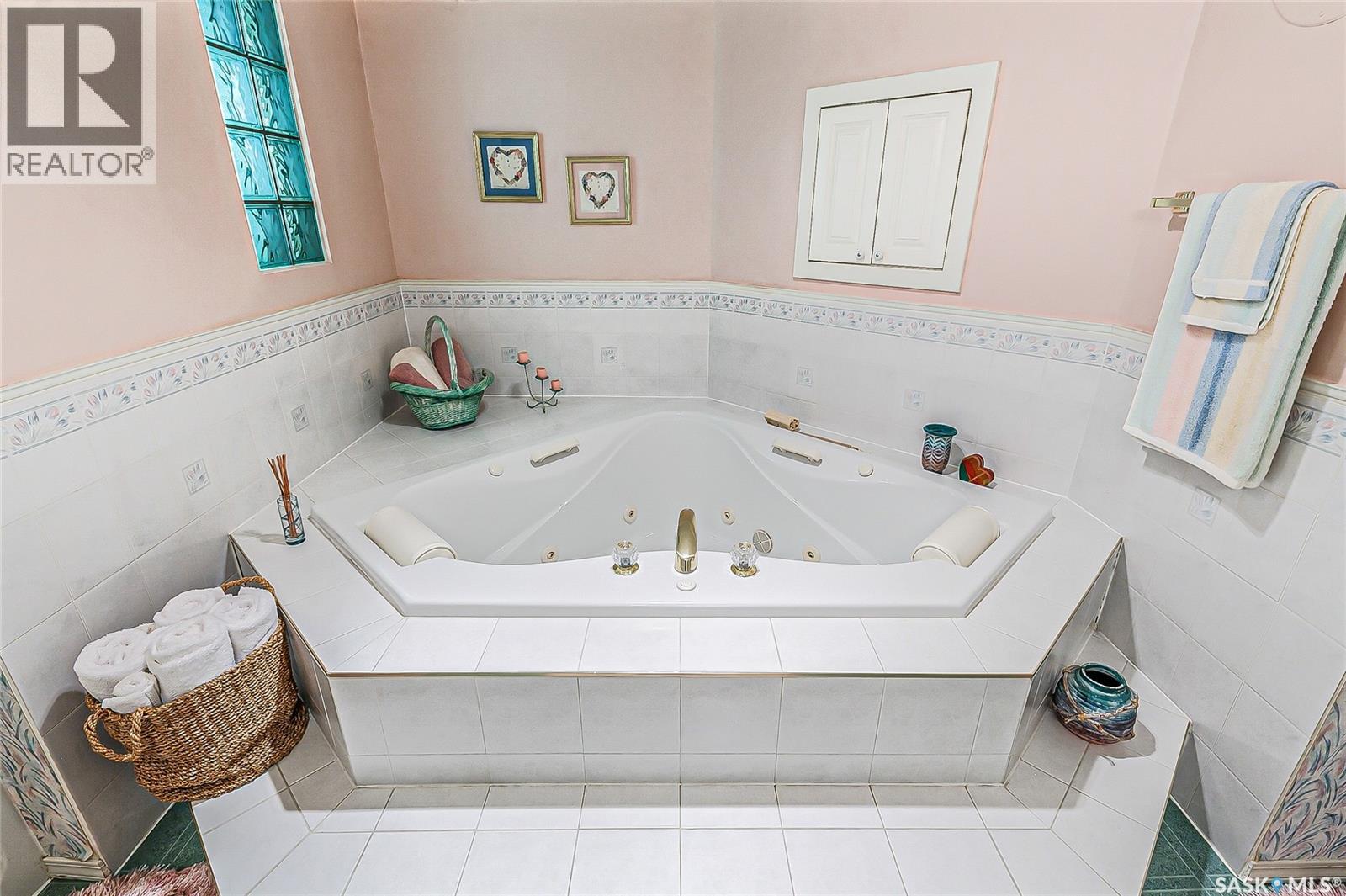 3311 Robinson STREET - 36