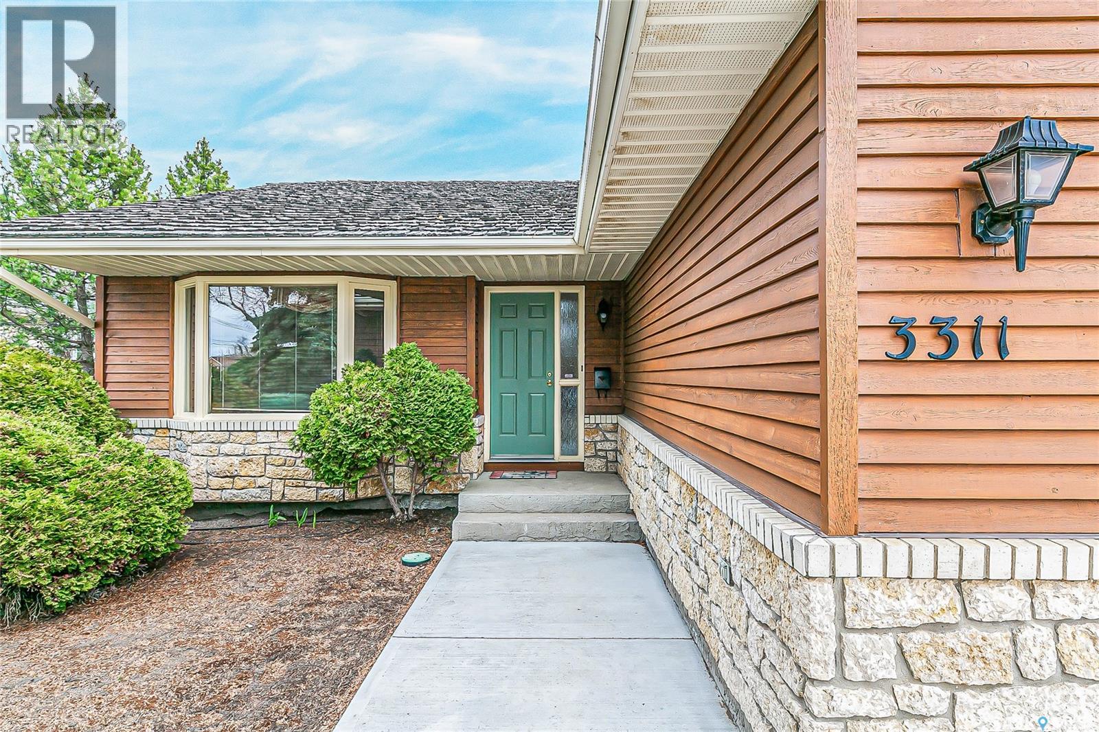 3311 Robinson STREET - 44