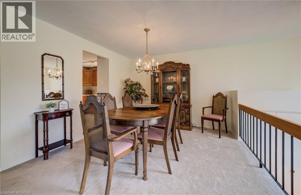 51 UNDERHILL Crescent - 9