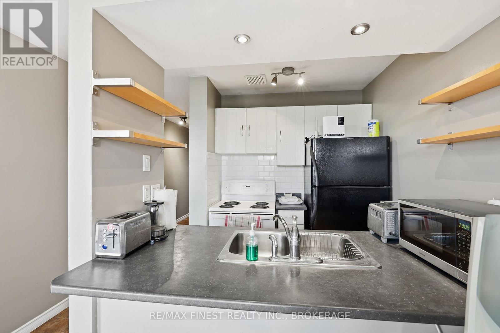#414 17 ELDON HALL PLACE - 16