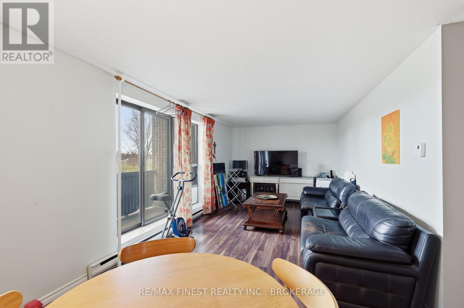 #414 17 ELDON HALL PLACE - 17