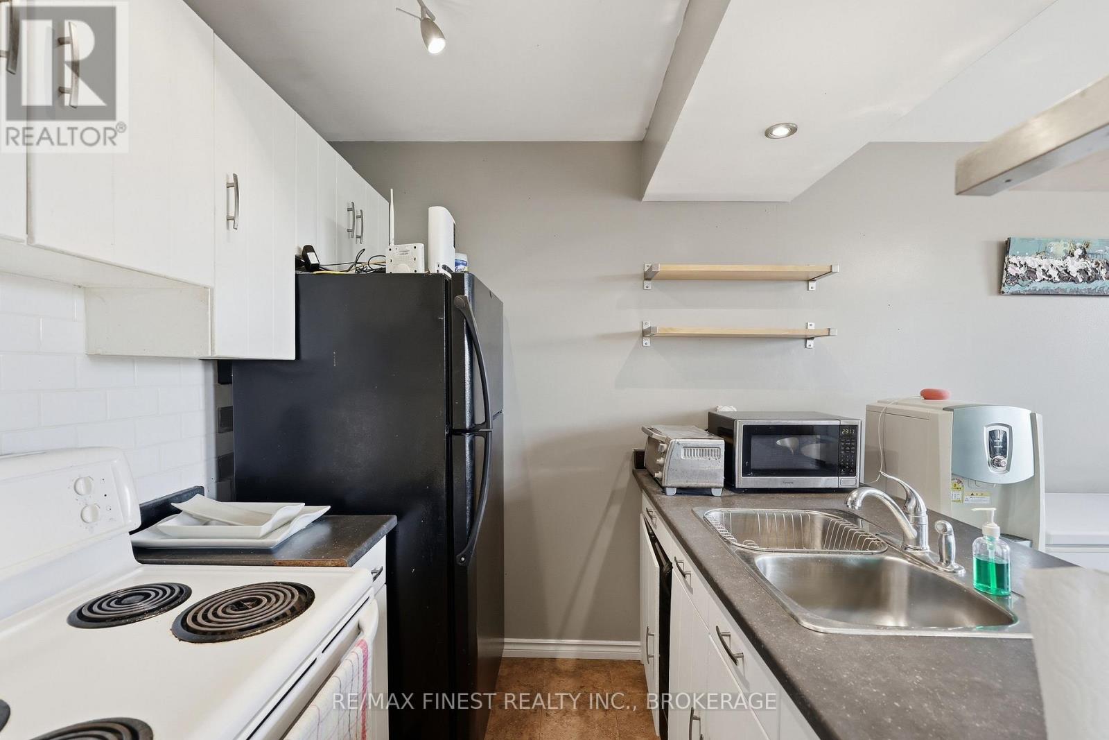 #414 17 ELDON HALL PLACE - 21