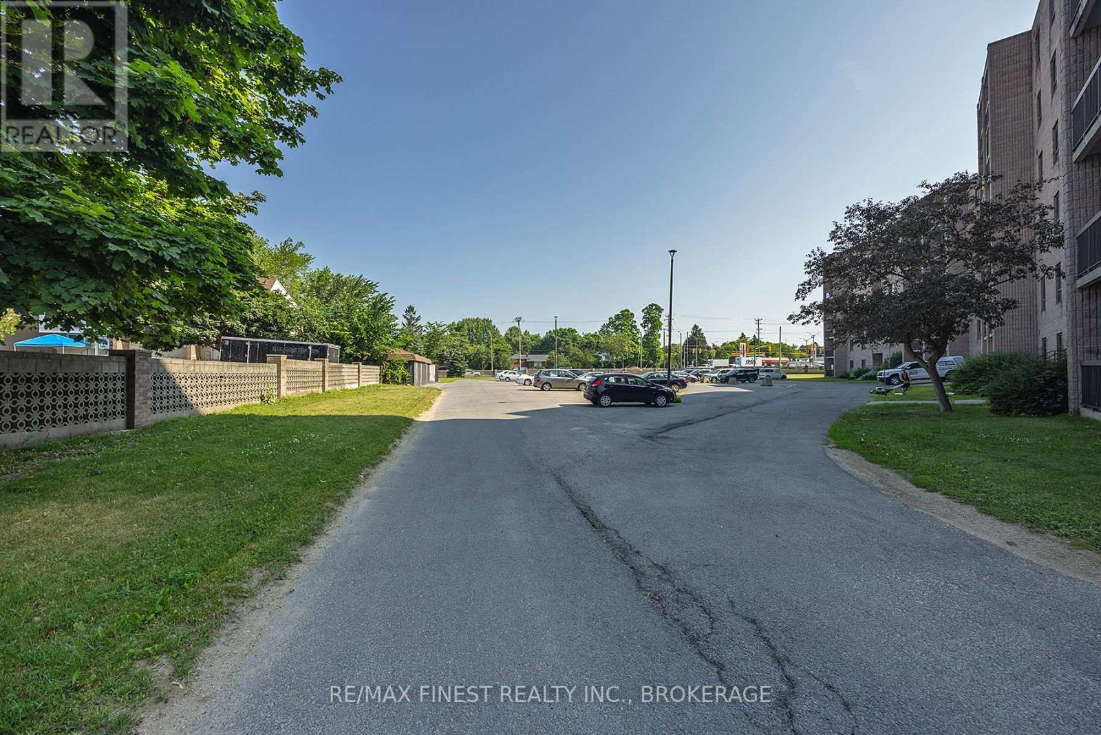 #414 17 ELDON HALL PLACE - 31