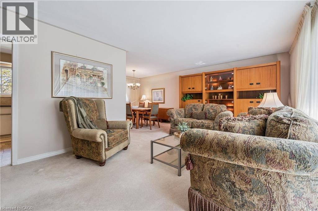 8 CRESTWOOD Drive, Cambridge, Ontario, N1S3N9 — Photo 10