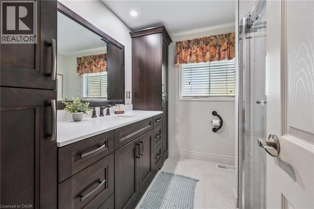 8 CRESTWOOD Drive, Cambridge, Ontario, N1S3N9 — Photo 22