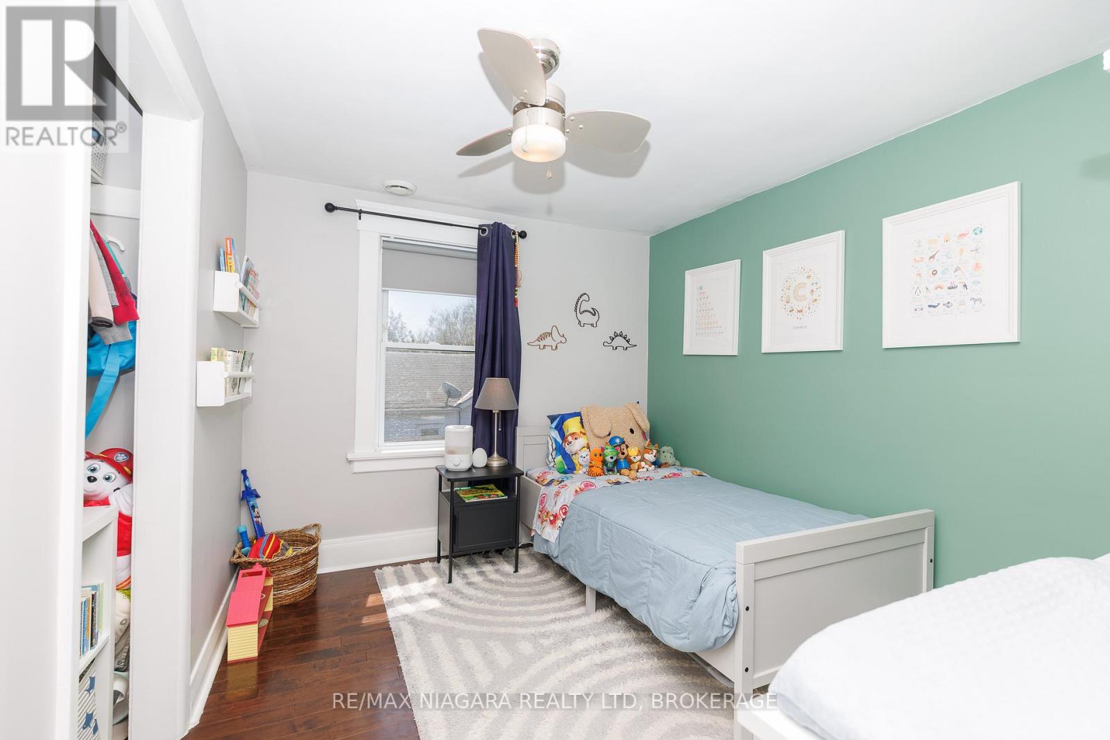 18 MAPLECREST AVENUE - 24