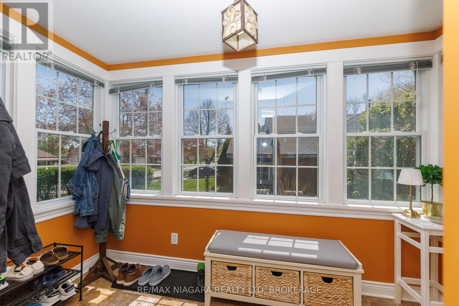 18 MAPLECREST AVENUE - 27