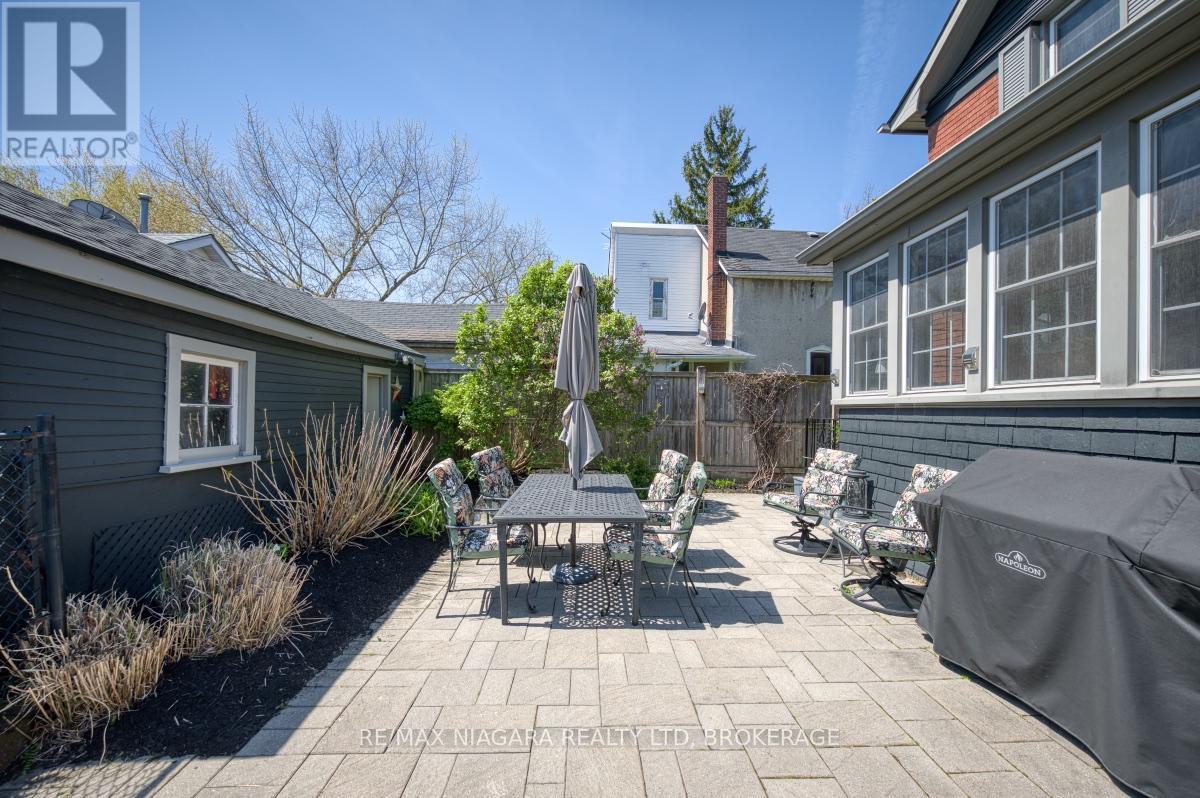 18 MAPLECREST AVENUE - 41