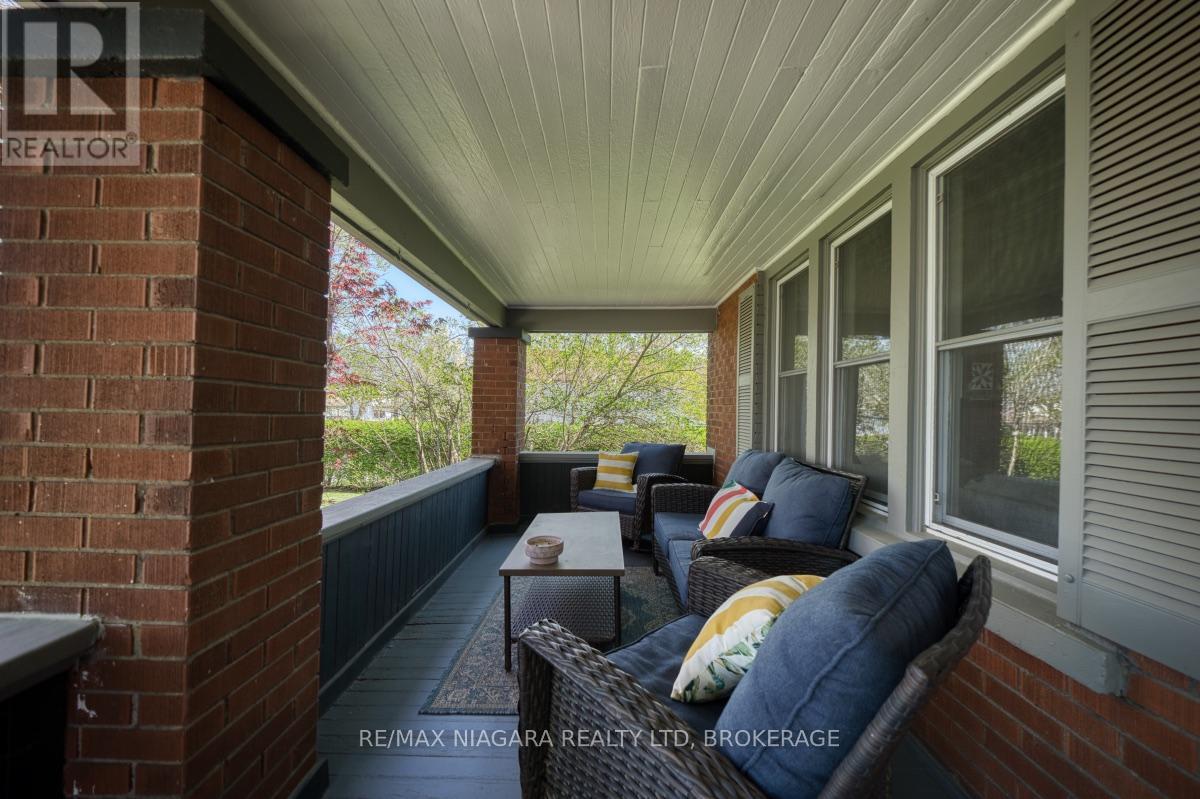 18 MAPLECREST AVENUE - 4