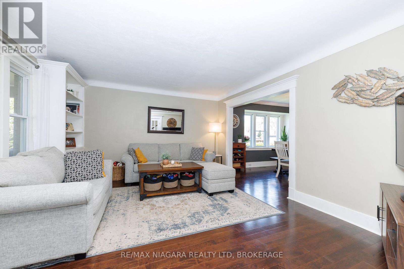18 MAPLECREST AVENUE - 9