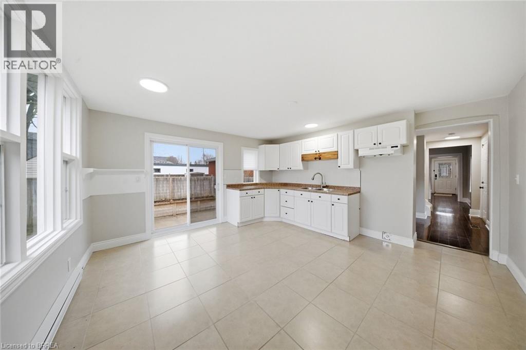 188 GRAND RIVER Avenue, Brantford, Ontario, N3T4X9 — Photo 8