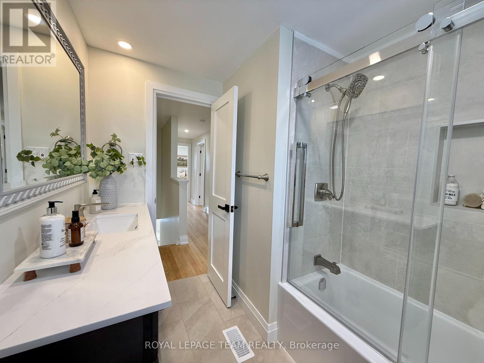 973 EIFFEL AVENUE - 15