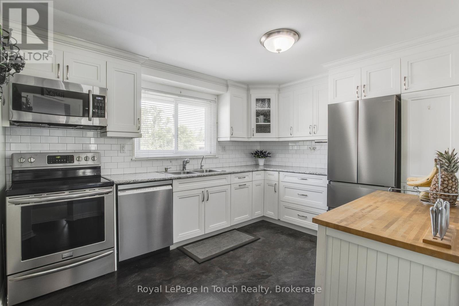 #4 233 INNISFIL STREET - 1