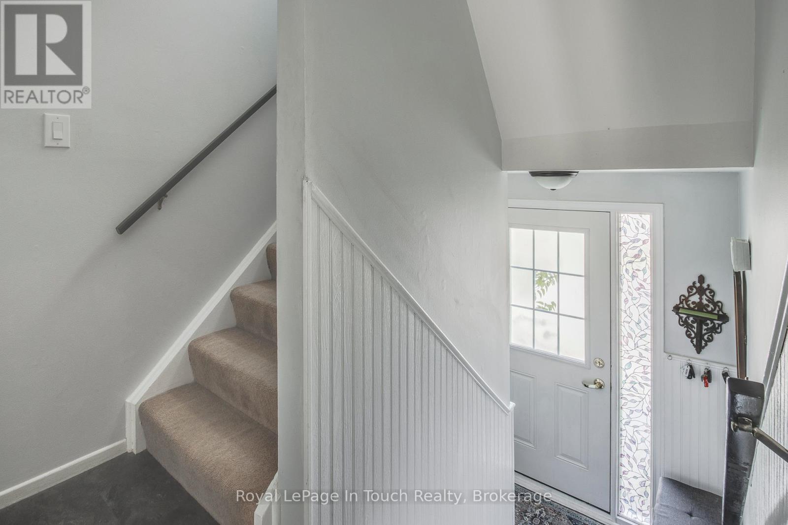 #4 233 INNISFIL STREET - 14