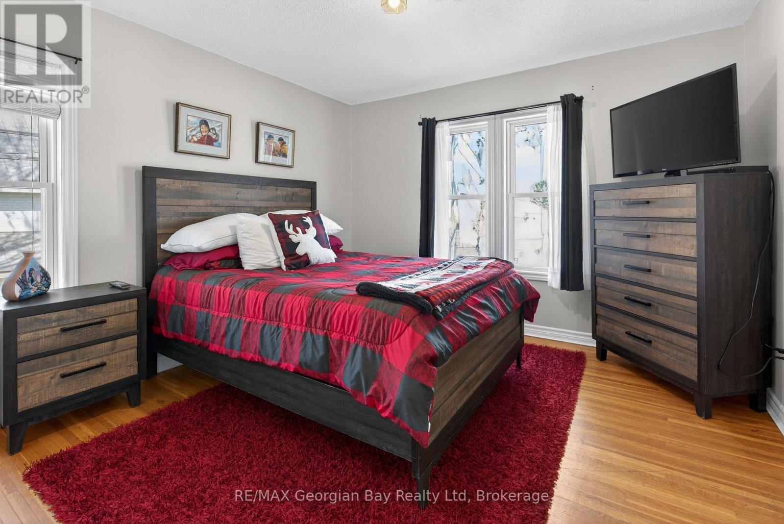 641 BAY STREET - 18