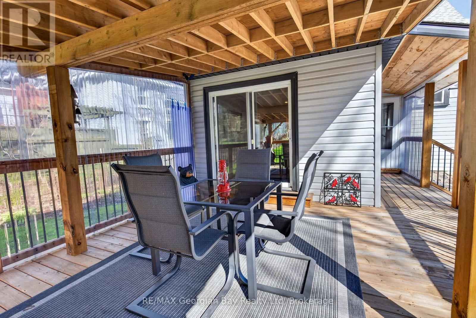 641 BAY STREET - 24