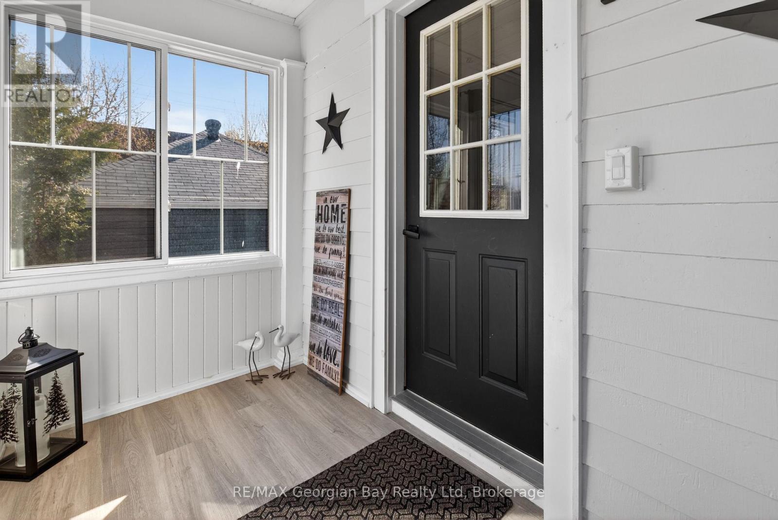 641 BAY STREET - 4