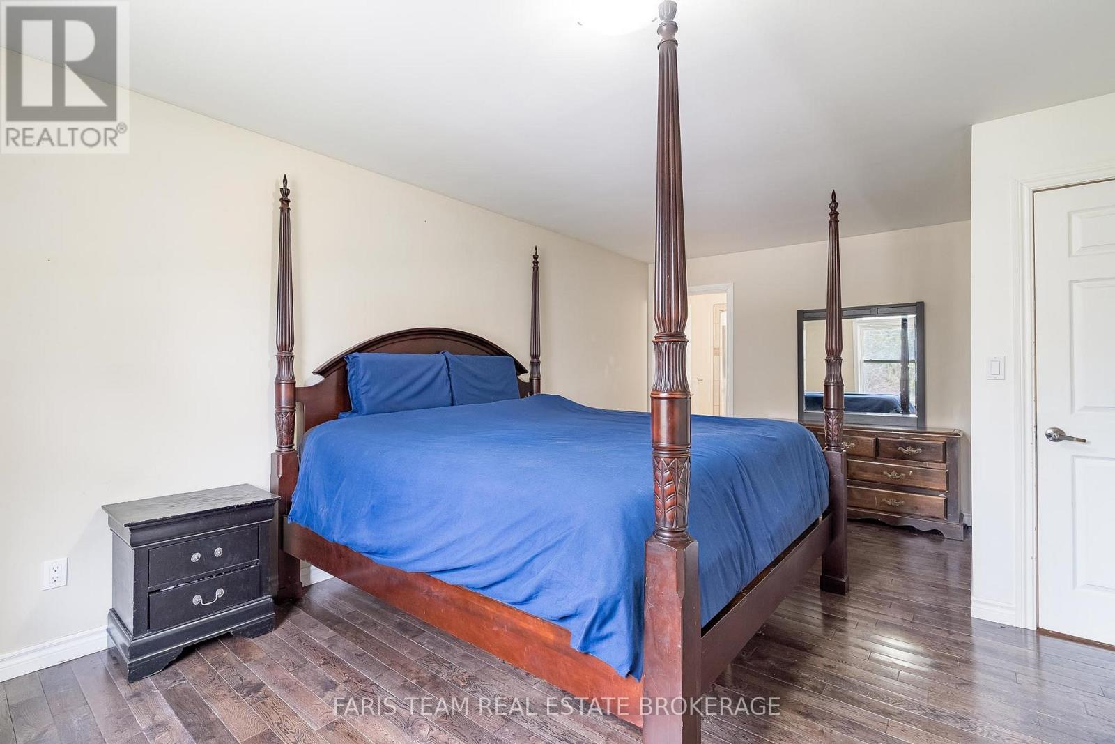 3554 PETER STREET - 21