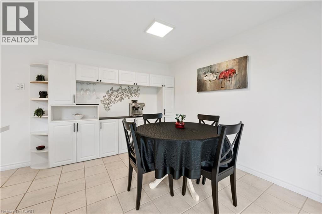 432 BANKSIDE Crescent, Kitchener, Ontario, N2N3E5 — Photo 5
