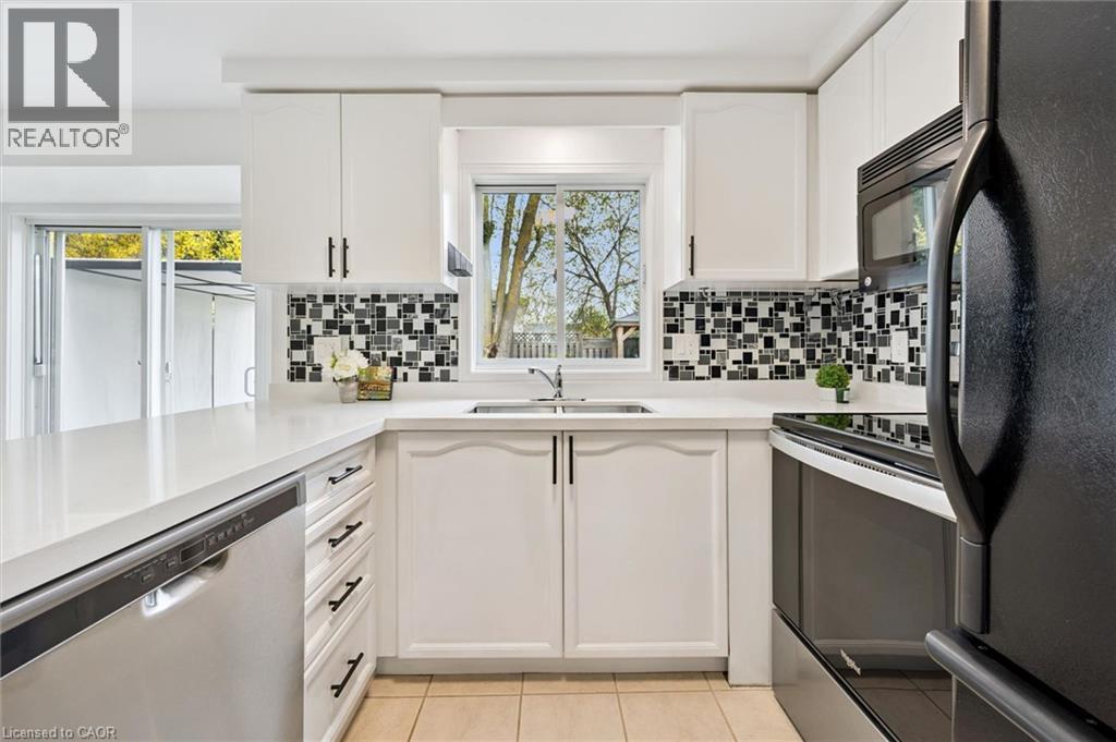 432 BANKSIDE Crescent, Kitchener, Ontario, N2N3E5 — Photo 24