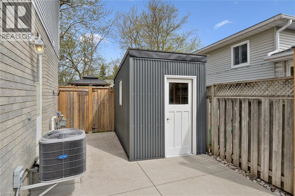 432 BANKSIDE Crescent, Kitchener, Ontario, N2N3E5 — Photo 6