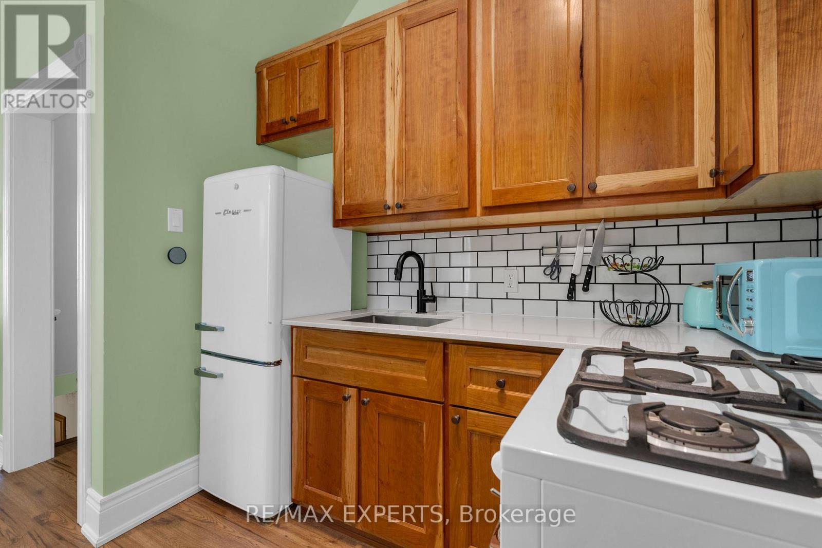 130 ST DAVID STREET S - 13
