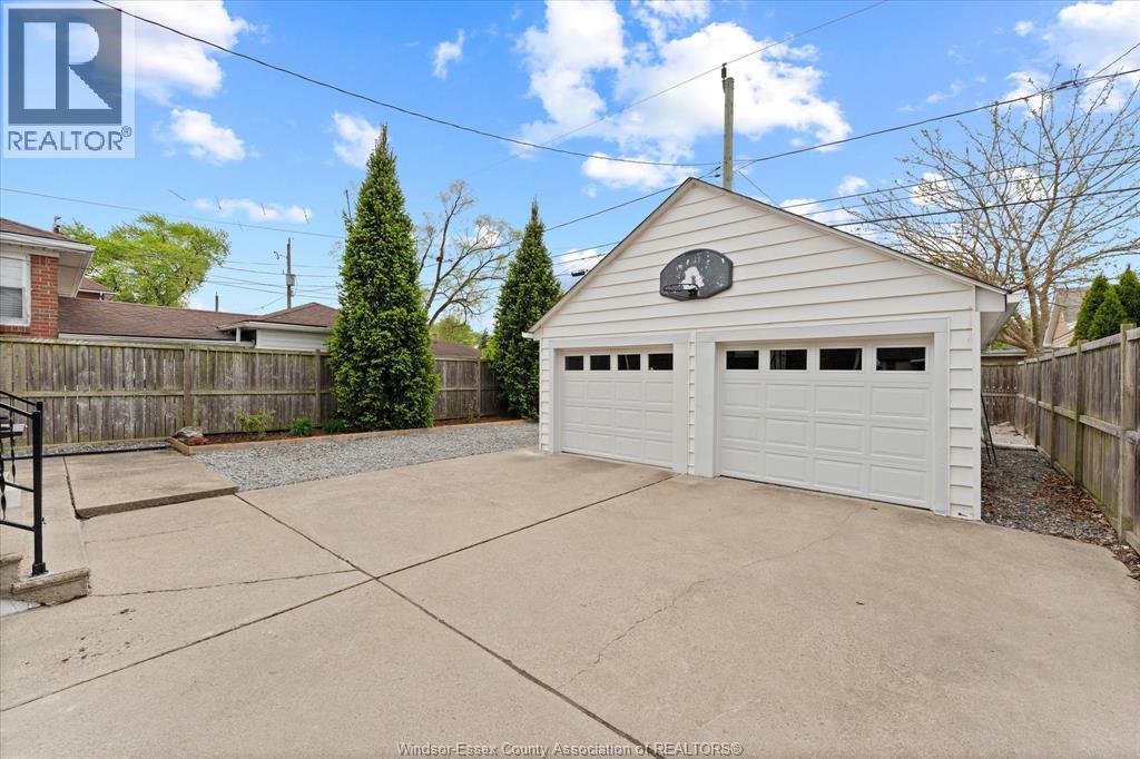 1591 Pillette ROAD, Windsor, Ontario, N8Y3C3 — Photo 31
