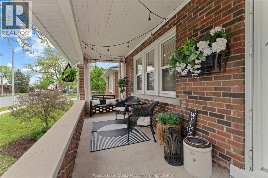 1591 Pillette ROAD, Windsor, Ontario, N8Y3C3 — Photo 5