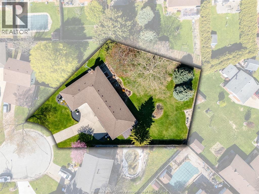 11 Crozier CRESCENT, Leamington, Ontario, N8H4M4 — Photo 7