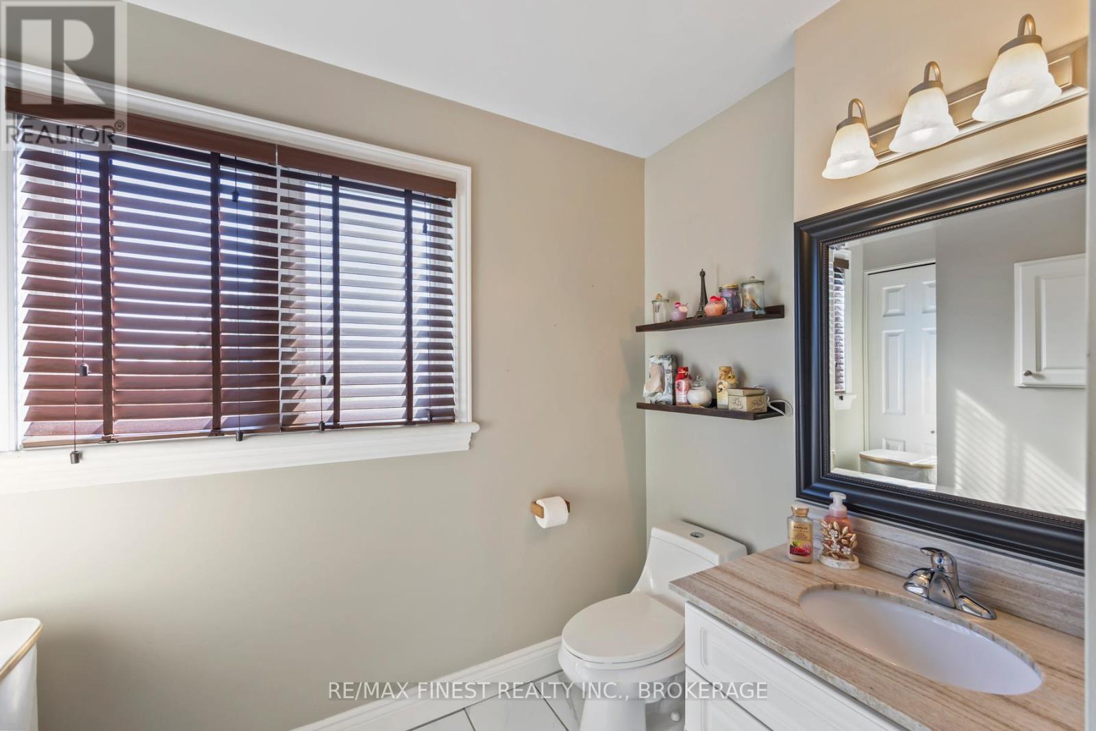99 MCKEOWN CRESCENT - 24