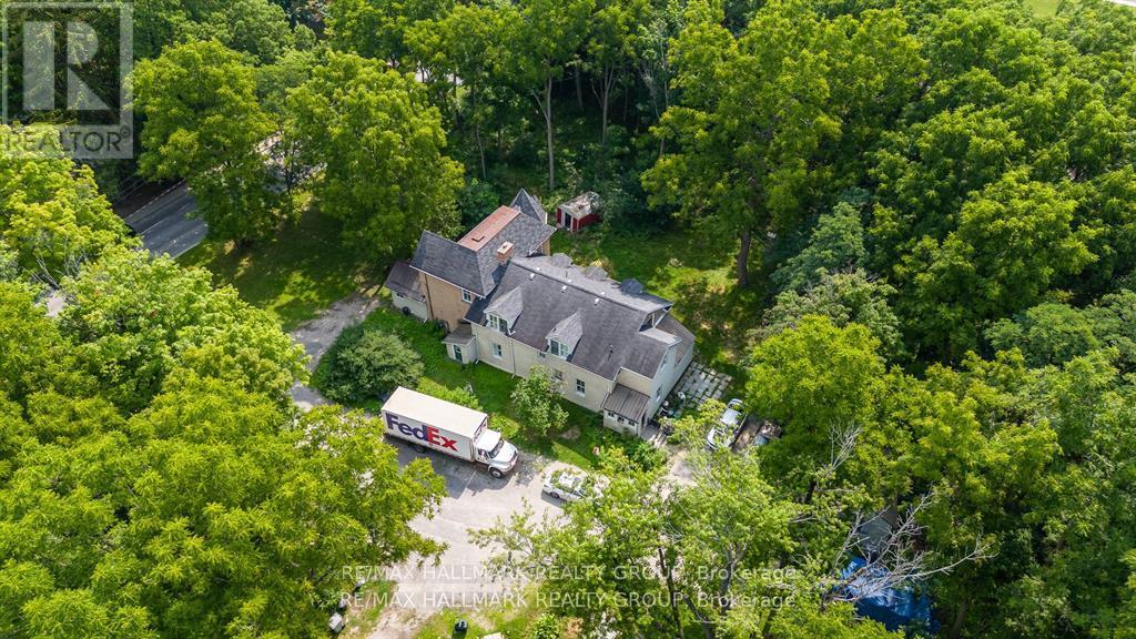 Studio for Rent in Ottawa – 60 DRUMMOND STREET W, Ottawa – By Peter Sagos - Image 18
