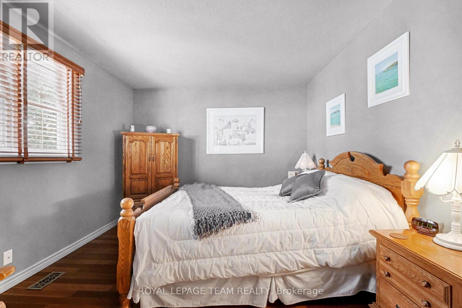 30 JUNIPER COURT - 16