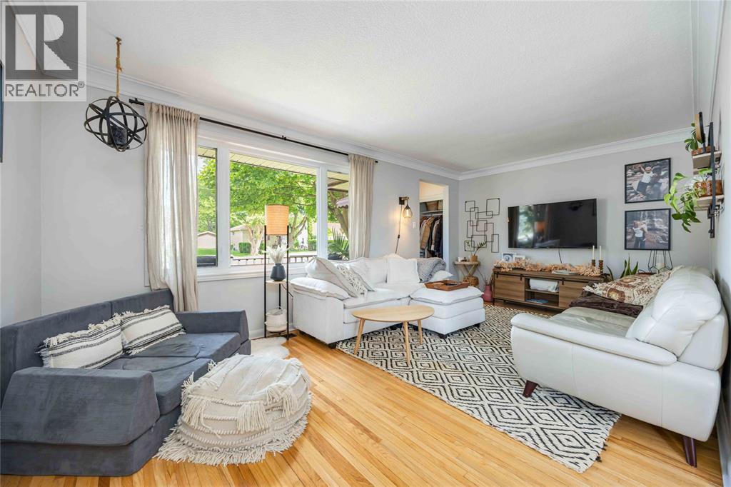 703 MICHIGAN AVENUE, Point Edward, Ontario, N7V1G9 — Photo 7