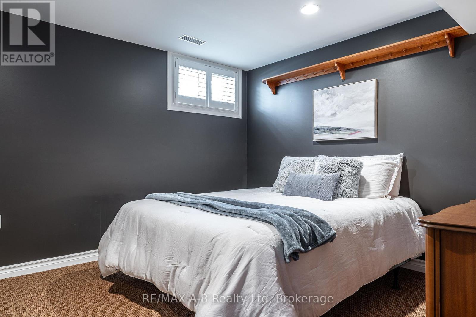 491 ELIZABETH STREET - 33