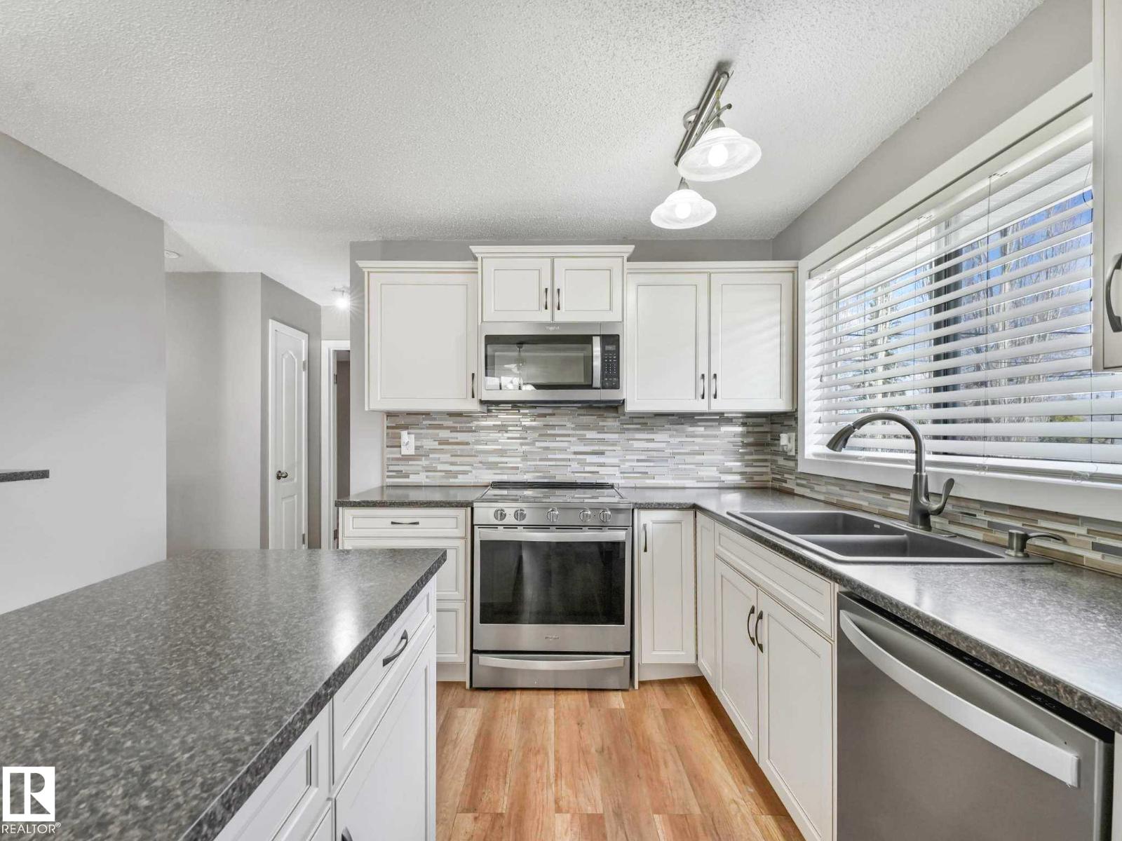 32 Manor DR, Spruce Grove