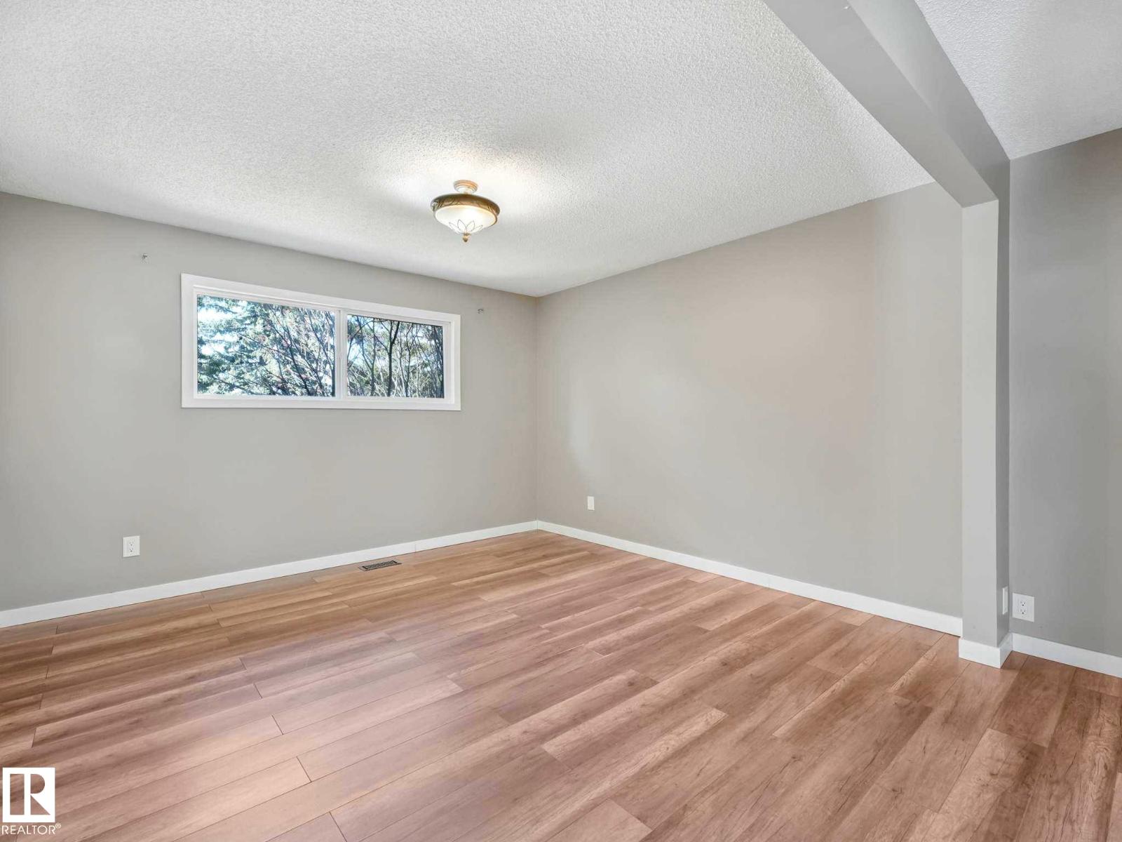 32 Manor DR, Spruce Grove