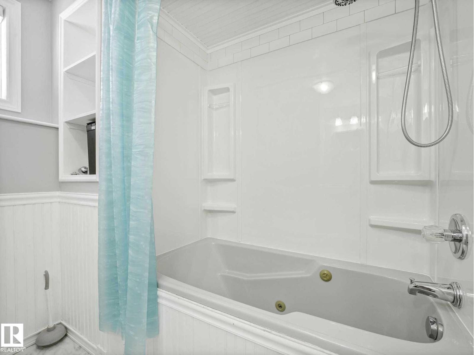 32 Manor DR, Spruce Grove